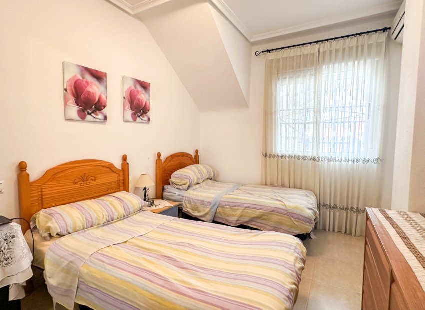 Resale - Townhouse / Duplex / Corner - Orihuela Costa - Punta Prima