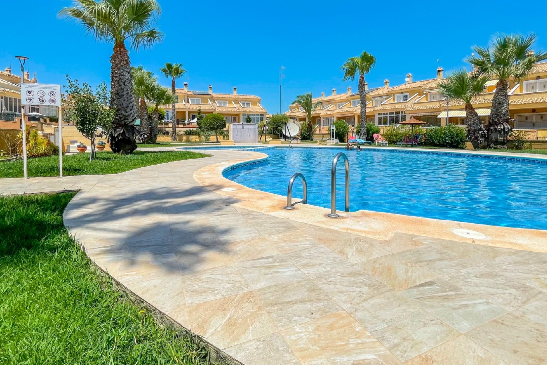 Resale - Townhouse / Duplex / Corner - Orihuela Costa - Punta Prima