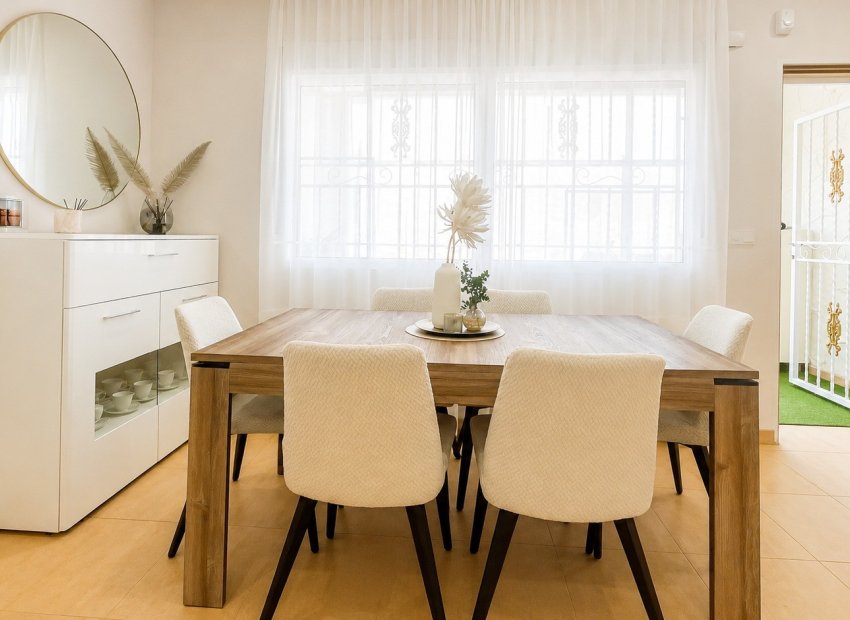 Resale - Townhouse / Duplex / Corner - Orihuela Costa - Punta Prima