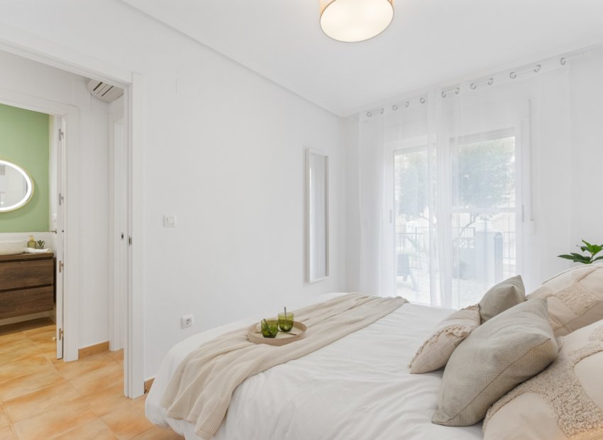 Resale - Townhouse / Duplex / Corner - Orihuela Costa - Villamartín