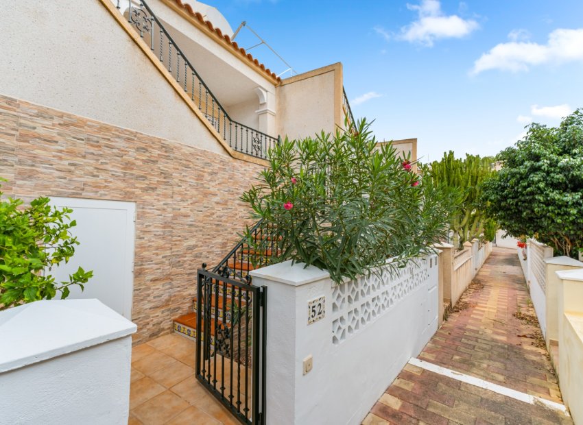Resale - Townhouse / Duplex / Corner - Orihuela Costa - Villamartín