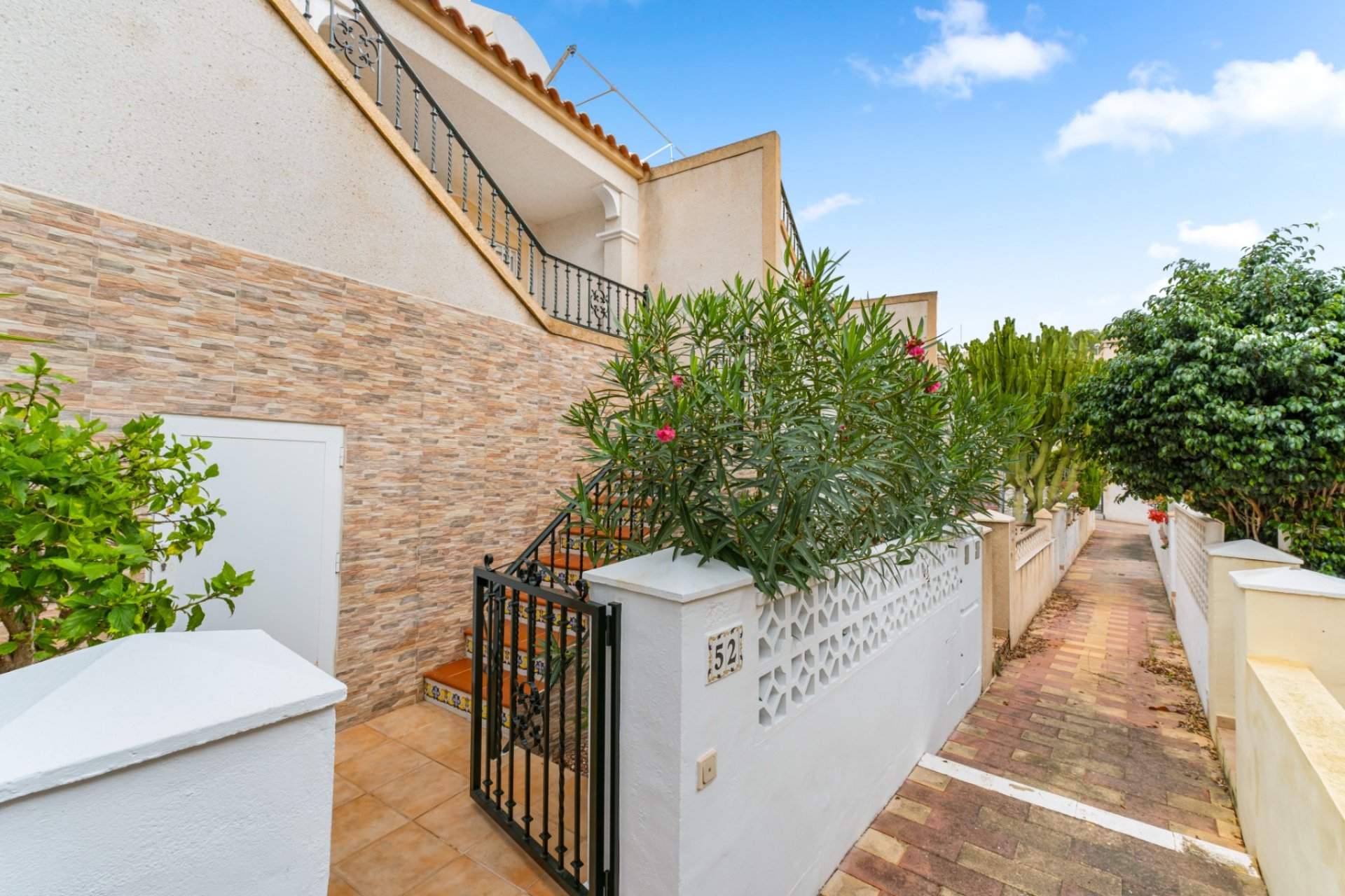 Resale - Townhouse / Duplex / Corner - Orihuela Costa - Villamartín