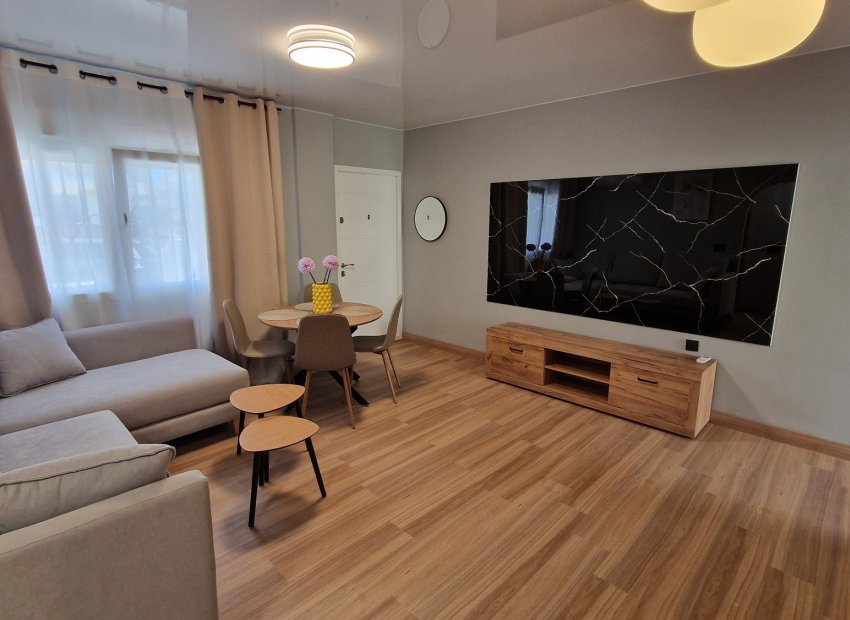 Resale - Townhouse / Duplex / Corner - Orihuela Costa - Villamartín