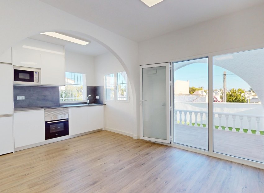 Resale - Townhouse / Duplex / Corner - Orihuela Costa - Villamartín