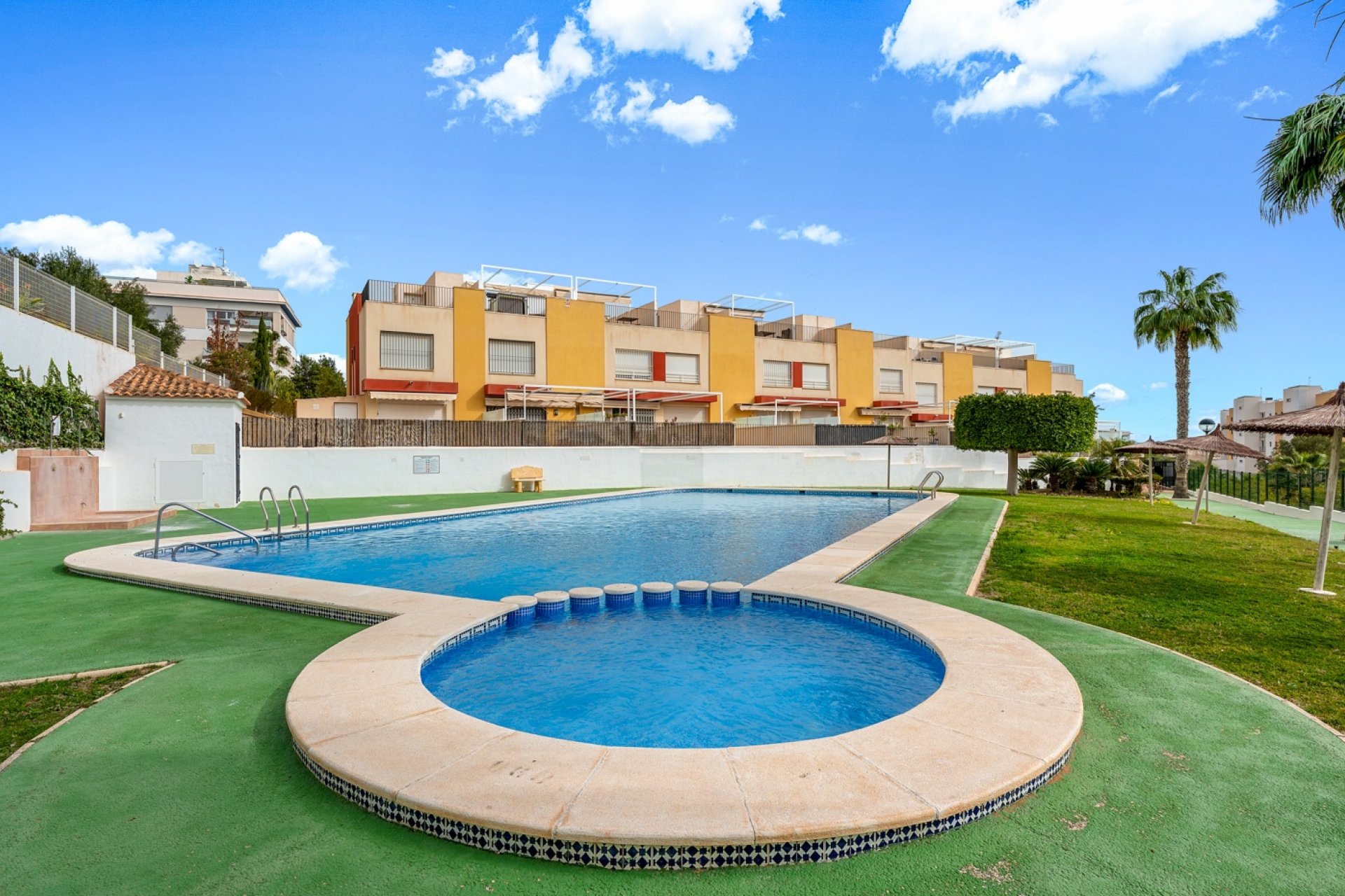 Resale - Townhouse / Duplex / Corner - Orihuela Costa - Villamartín