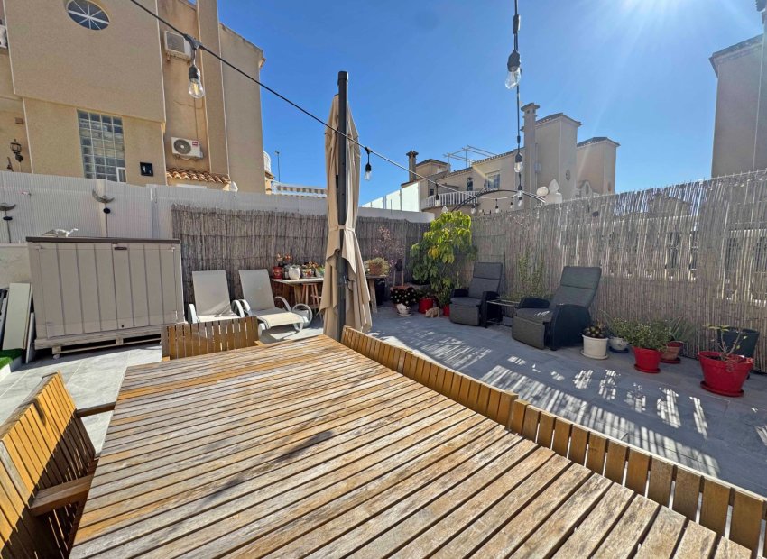 Resale - Townhouse / Duplex / Corner - Orihuela Costa - Villamartín