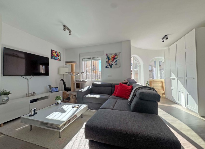 Resale - Townhouse / Duplex / Corner - Orihuela Costa - Villamartín