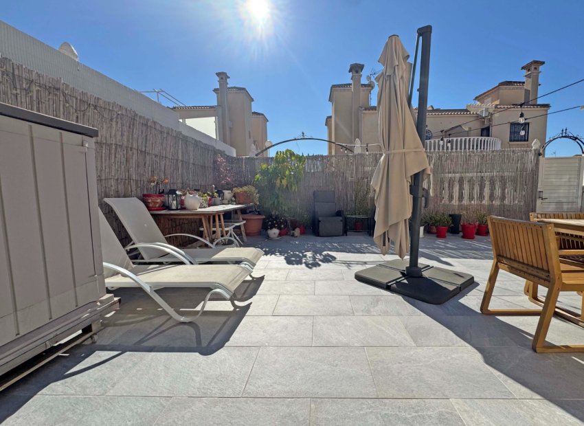 Resale - Townhouse / Duplex / Corner - Orihuela Costa - Villamartín