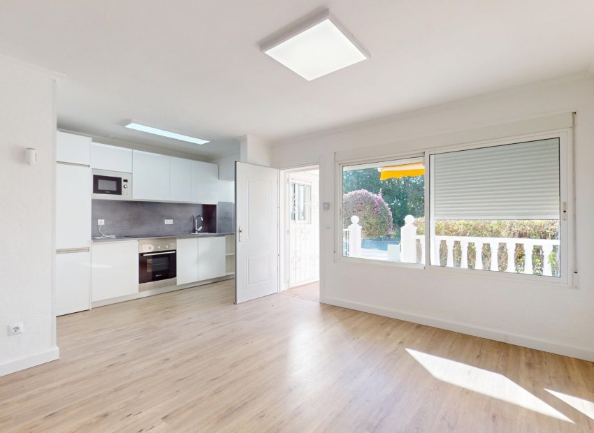 Resale - Townhouse / Duplex / Corner - Orihuela Costa - Villamartín