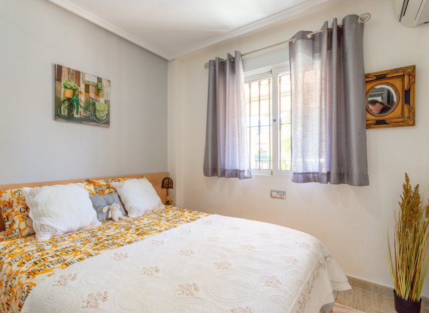 Resale - Townhouse / Duplex / Corner - Orihuela Costa - Villamartín