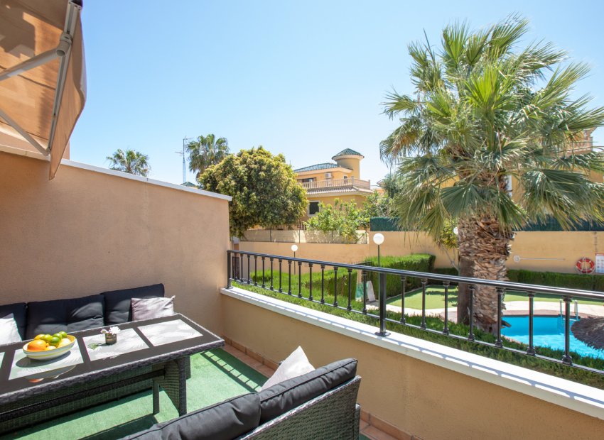 Resale - Townhouse / Duplex / Corner - Orihuela Costa - Villamartín