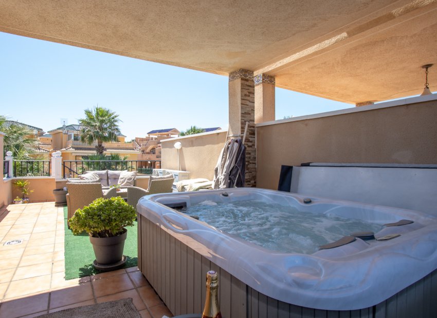 Resale - Townhouse / Duplex / Corner - Orihuela Costa - Villamartín