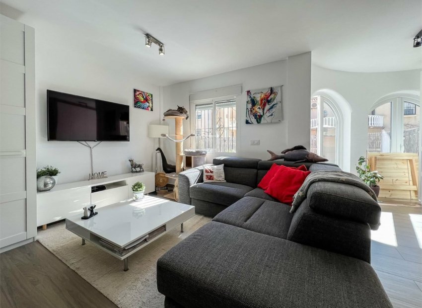 Resale - Townhouse / Duplex / Corner - Orihuela Costa - Villamartín