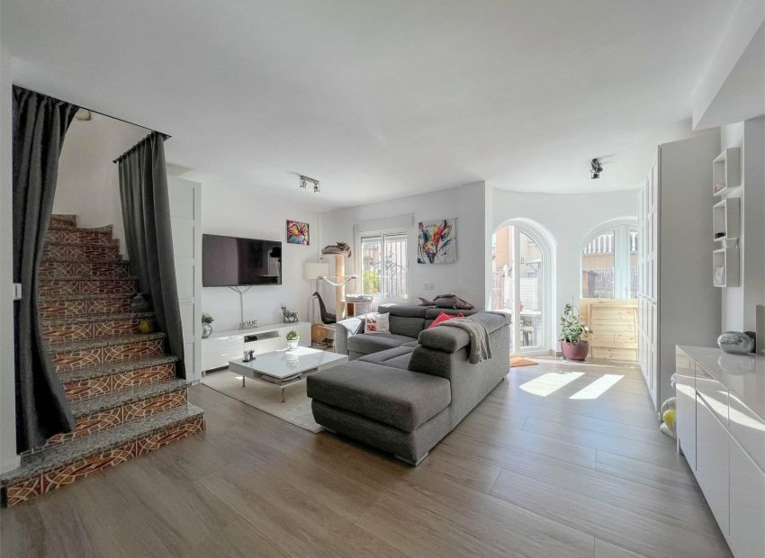 Resale - Townhouse / Duplex / Corner - Orihuela Costa - Villamartín