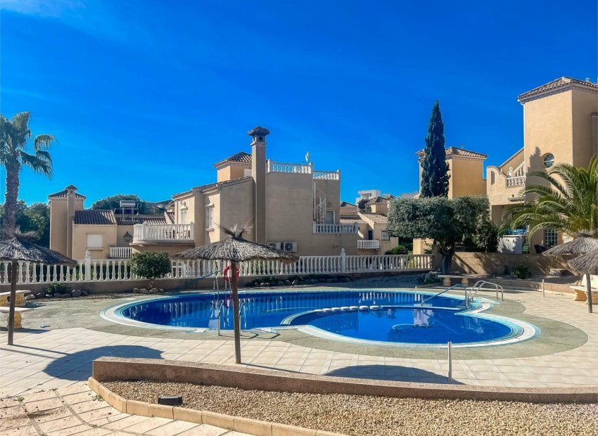 Resale - Townhouse / Duplex / Corner - Orihuela Costa - Villamartín
