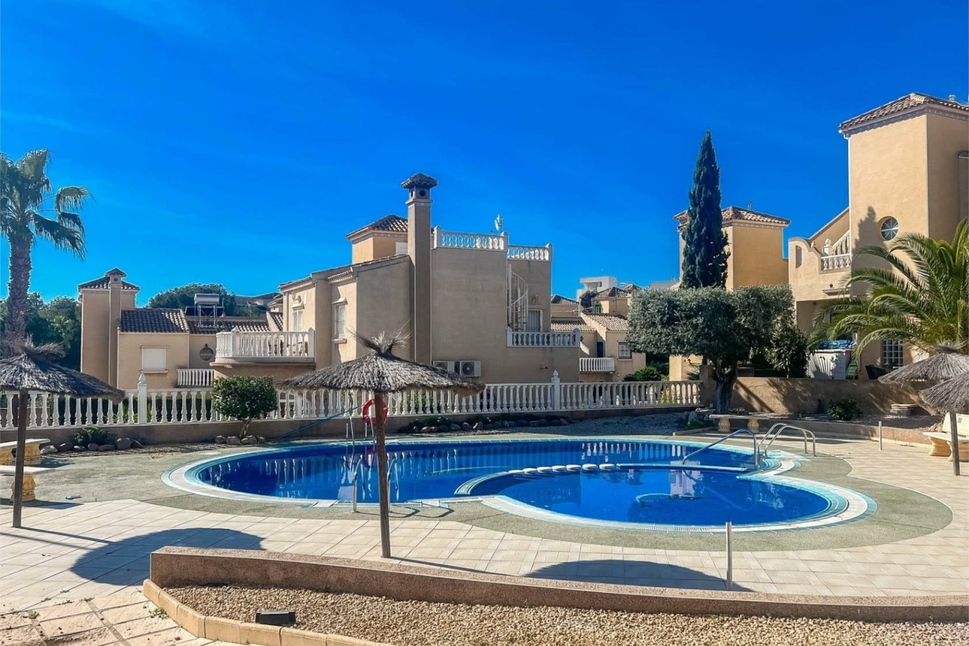 Resale - Townhouse / Duplex / Corner - Orihuela Costa - Villamartín