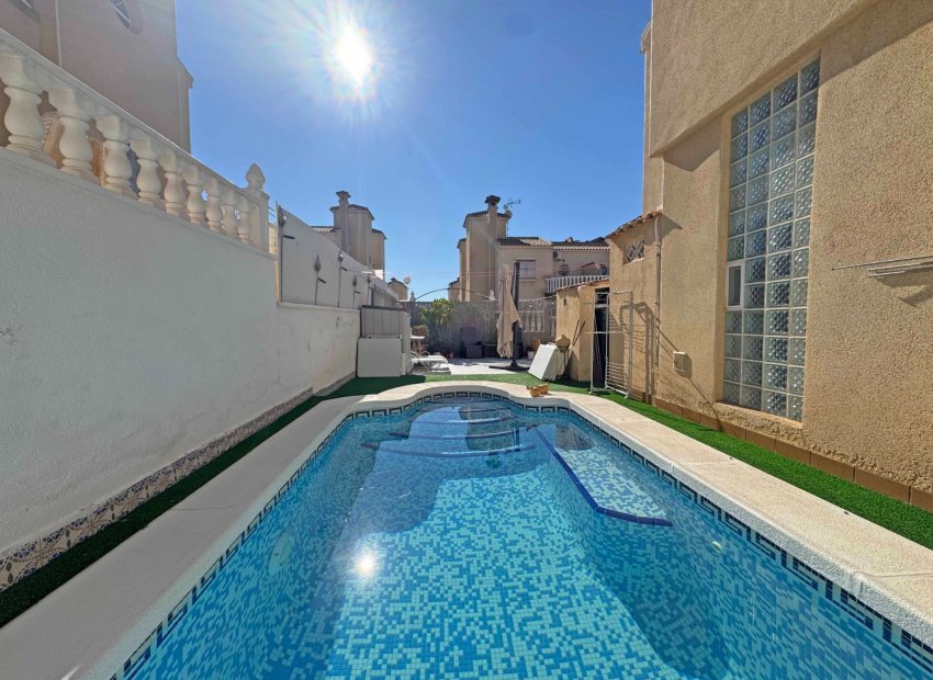 Resale - Townhouse / Duplex / Corner - Orihuela Costa - Villamartín
