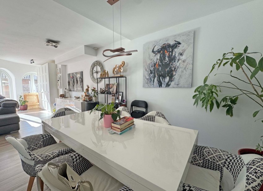 Resale - Townhouse / Duplex / Corner - Orihuela Costa - Villamartín