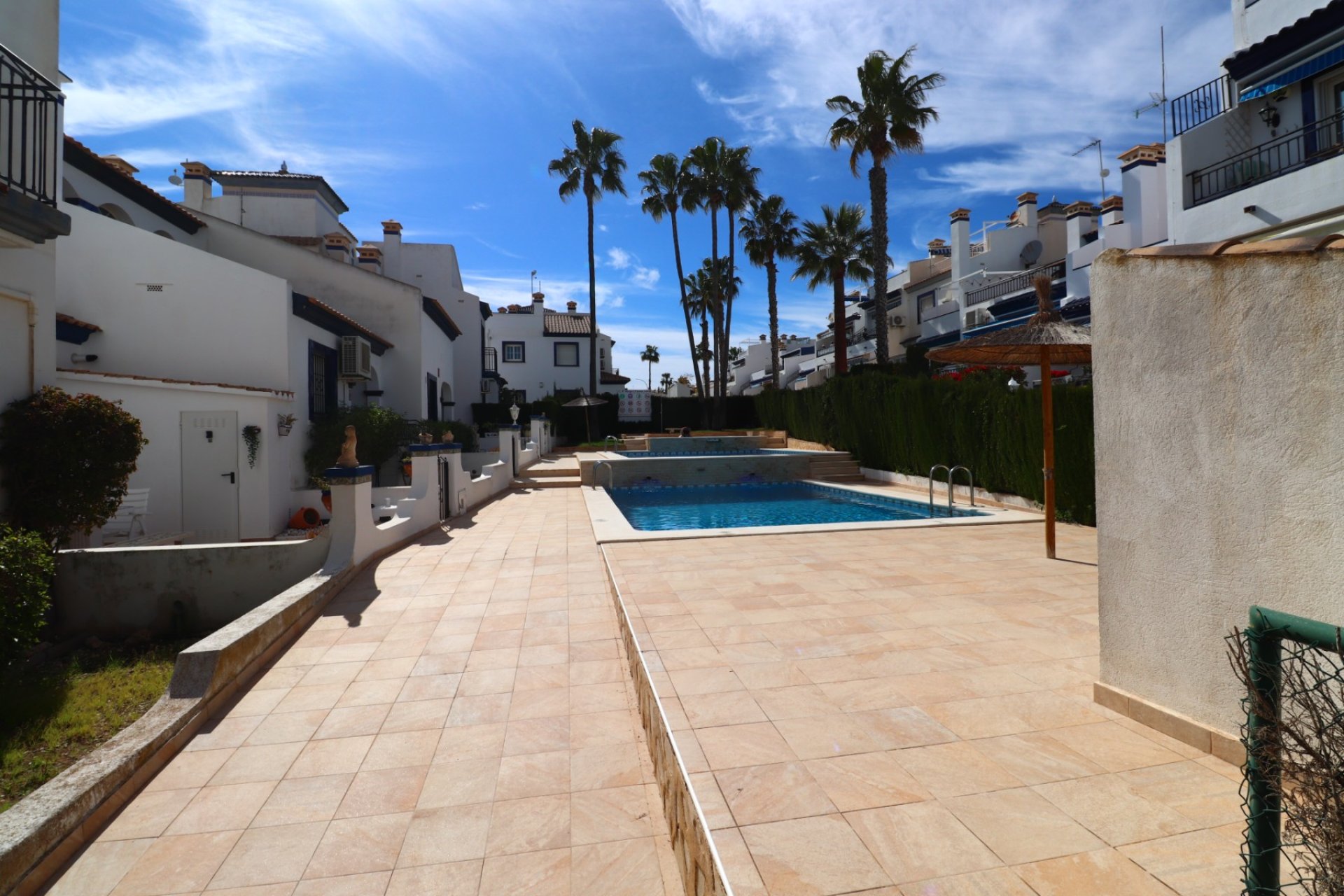 Resale - Townhouse / Duplex / Corner - Orihuela Costa - Villamartín