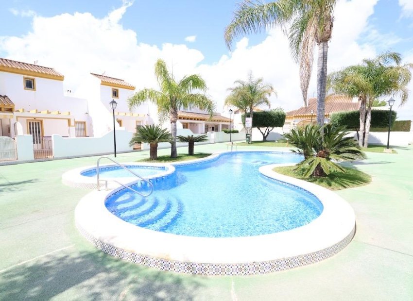 Resale - Townhouse / Duplex / Corner - Pilar de la Horadada - Costa Blanca