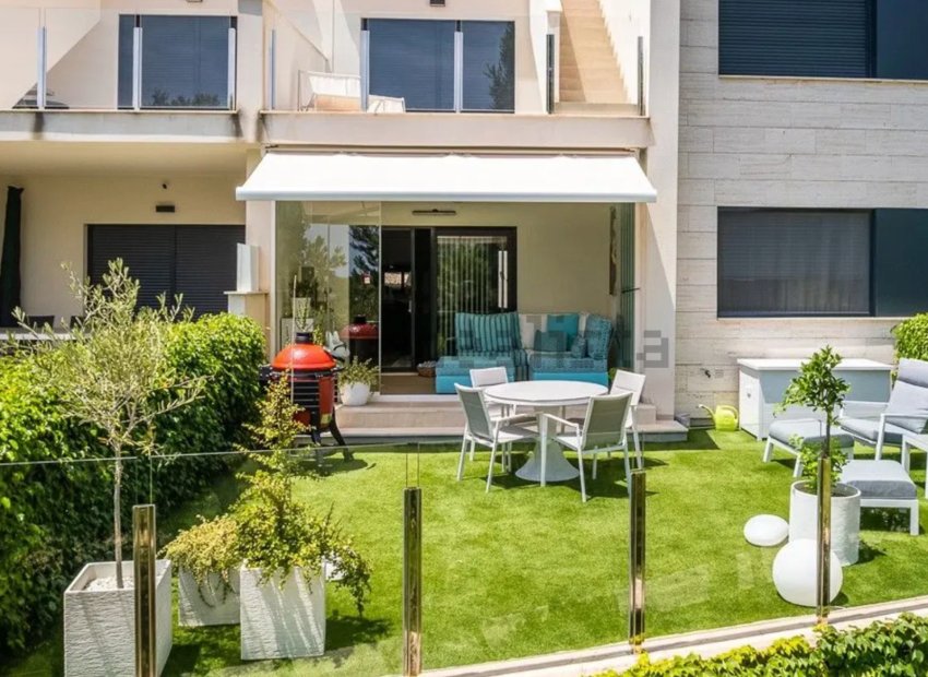 Resale - Townhouse / Duplex / Corner - Pilar de la Horadada - Lo Romero Golf