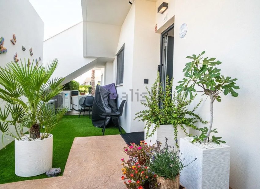 Resale - Townhouse / Duplex / Corner - Pilar de la Horadada - Lo Romero Golf