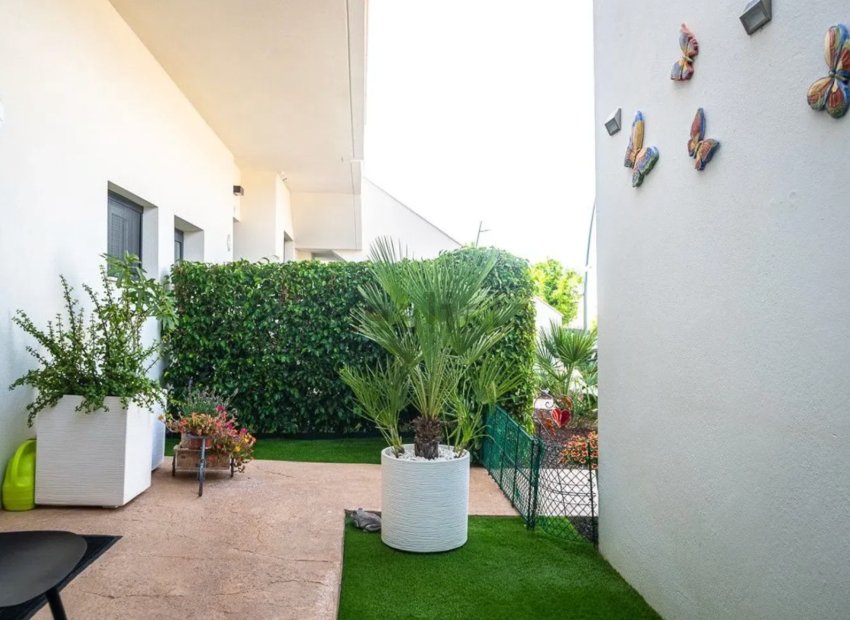 Resale - Townhouse / Duplex / Corner - Pilar de la Horadada - Lo Romero Golf