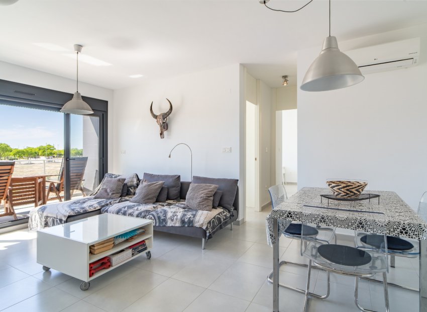 Resale - Townhouse / Duplex / Corner - Pilar de la Horadada - Mil Palmeras