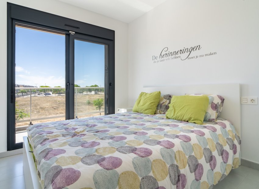 Resale - Townhouse / Duplex / Corner - Pilar de la Horadada - Mil Palmeras