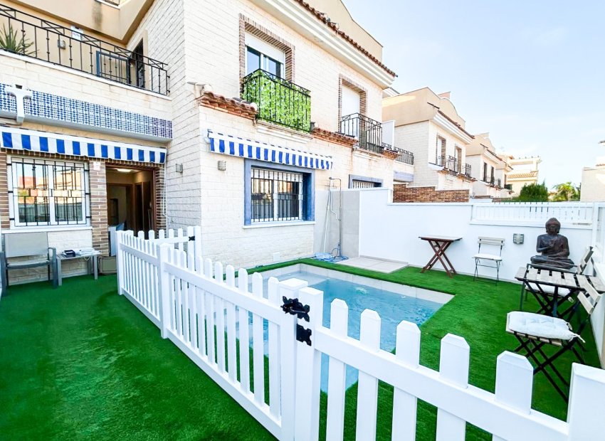 Resale - Townhouse / Duplex / Corner - Pilar de la Horadada - Torre de la Horadada