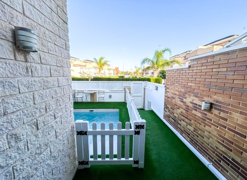 Resale - Townhouse / Duplex / Corner - Pilar de la Horadada - Torre de la Horadada