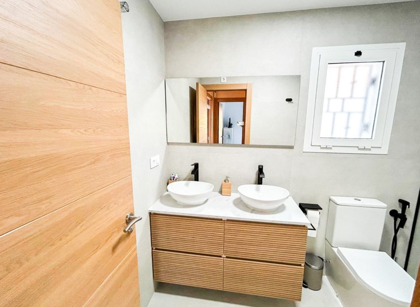 Resale - Townhouse / Duplex / Corner - Pilar de la Horadada - Torre de la Horadada