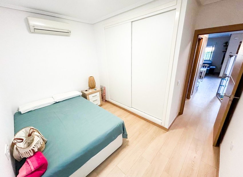 Resale - Townhouse / Duplex / Corner - Pilar de la Horadada - Torre de la Horadada