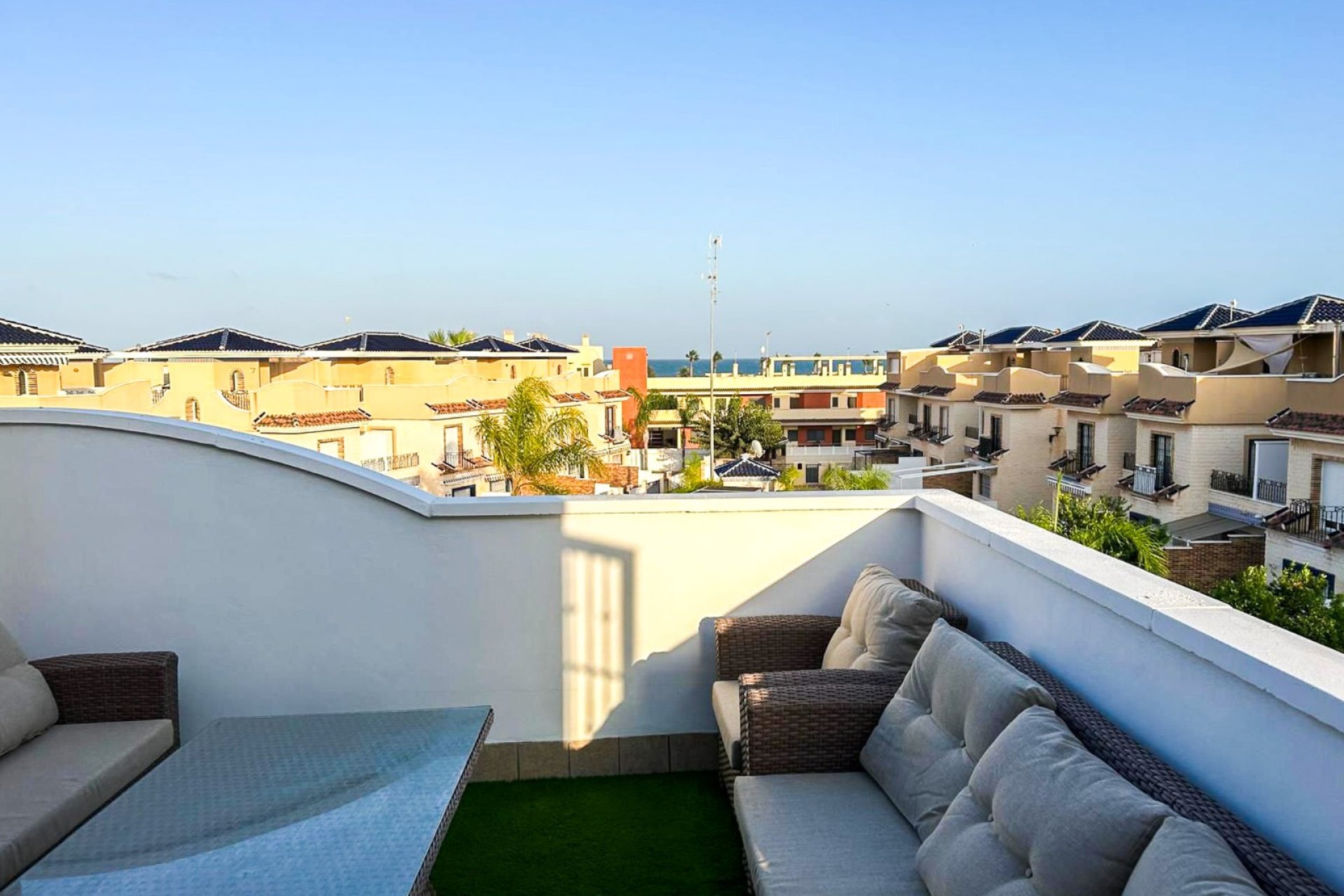 Resale - Townhouse / Duplex / Corner - Pilar de la Horadada - Torre de la Horadada