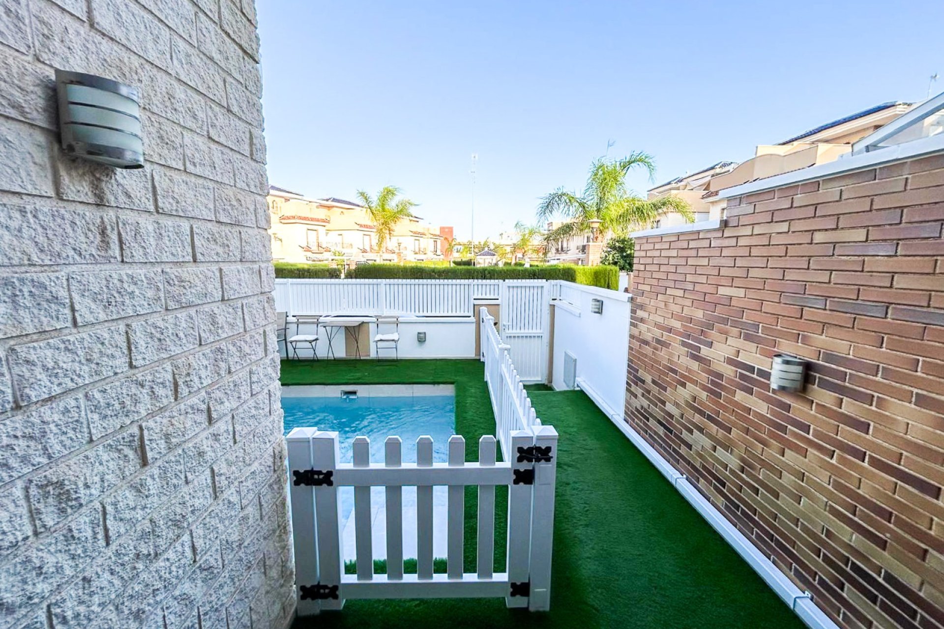 Resale - Townhouse / Duplex / Corner - Pilar de la Horadada - Torre de la Horadada