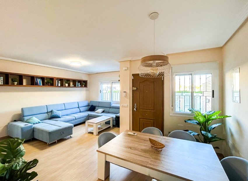 Resale - Townhouse / Duplex / Corner - Pilar de la Horadada - Torre de la Horadada