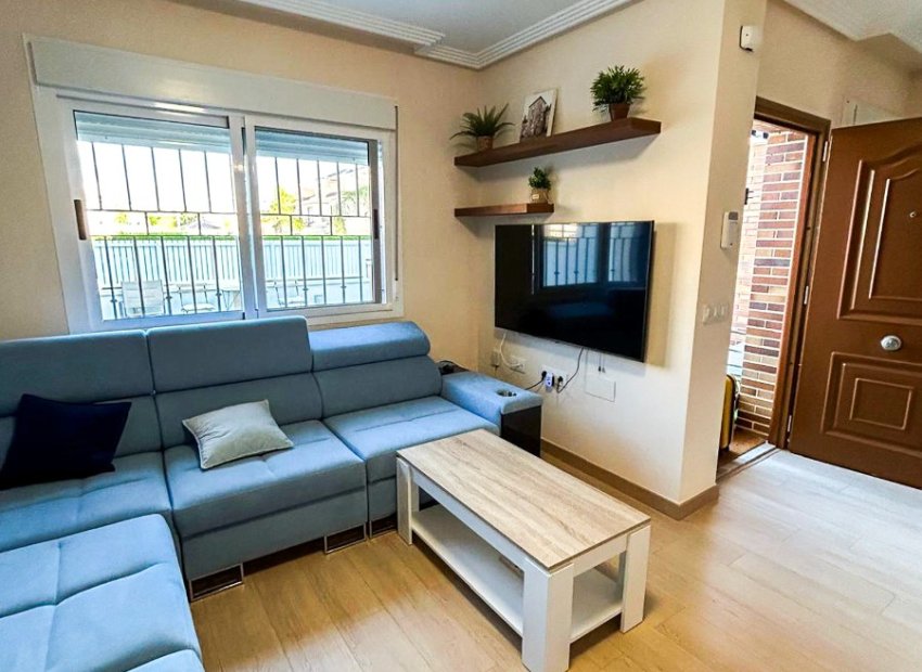 Resale - Townhouse / Duplex / Corner - Pilar de la Horadada - Torre de la Horadada