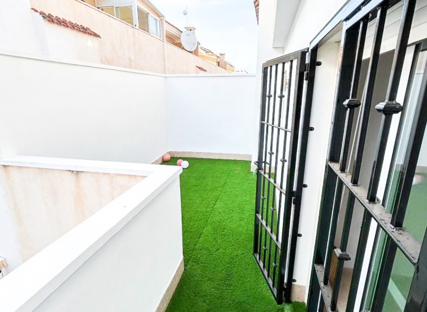 Resale - Townhouse / Duplex / Corner - Pilar de la Horadada - Torre de la Horadada