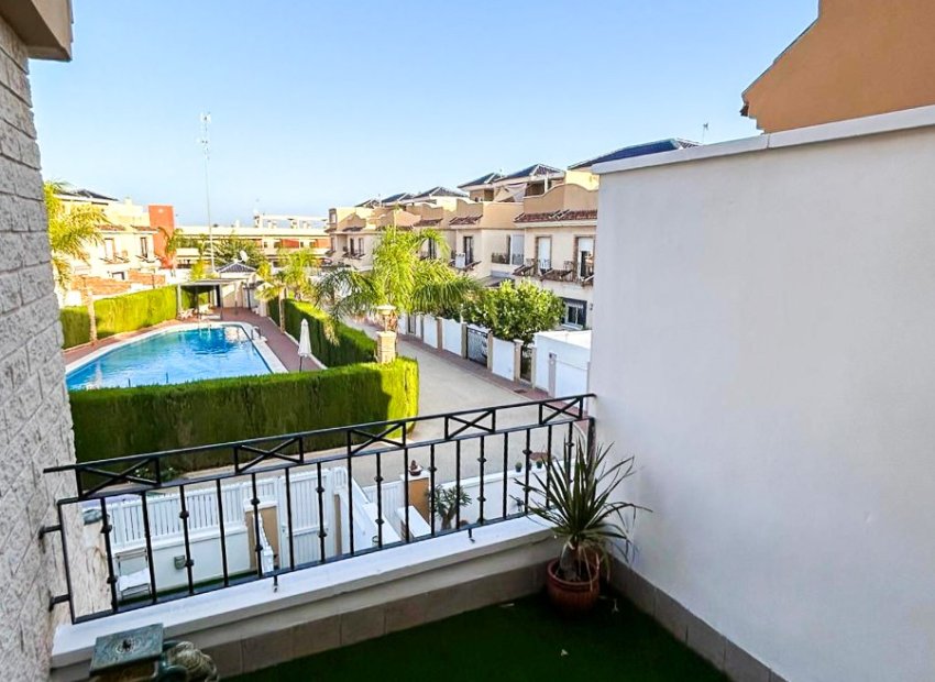 Resale - Townhouse / Duplex / Corner - Pilar de la Horadada - Torre de la Horadada