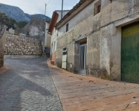 Resale - Townhouse / Duplex / Corner - Planes