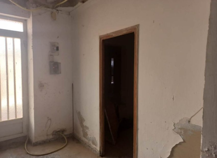 Resale - Townhouse / Duplex / Corner - Planes