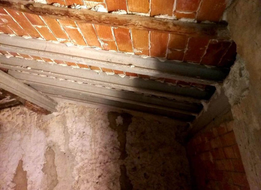 Resale - Townhouse / Duplex / Corner - Planes