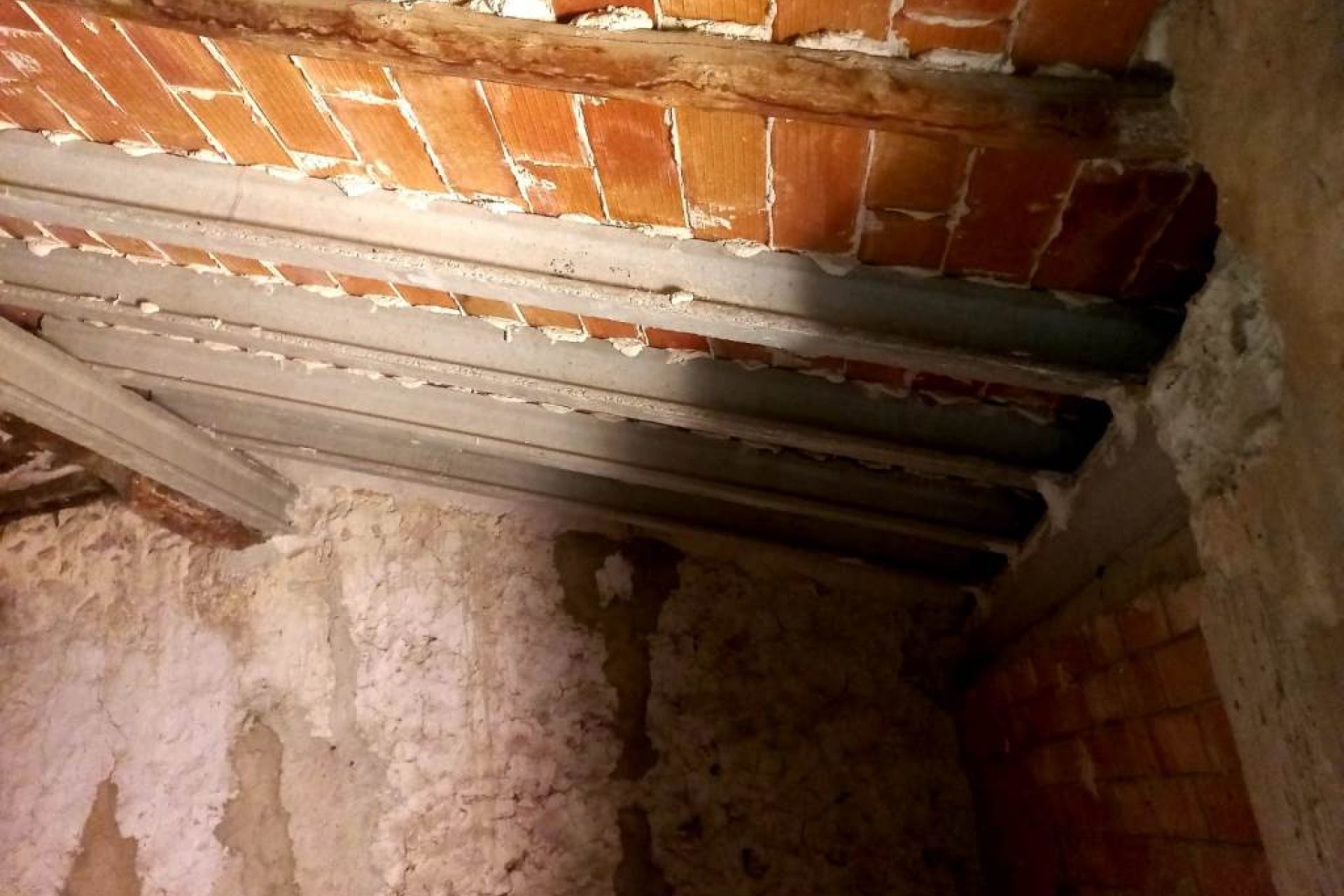 Resale - Townhouse / Duplex / Corner - Planes