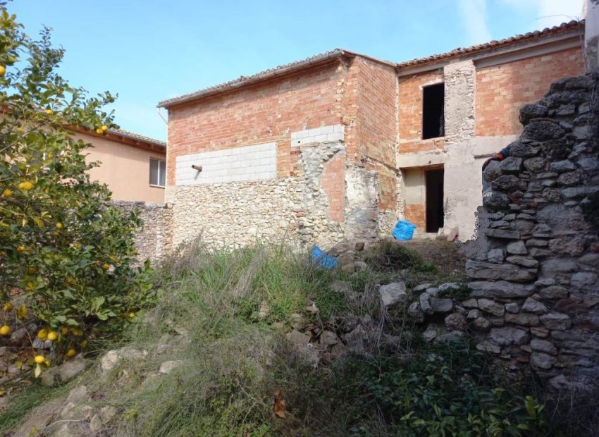 Resale - Townhouse / Duplex / Corner - Planes