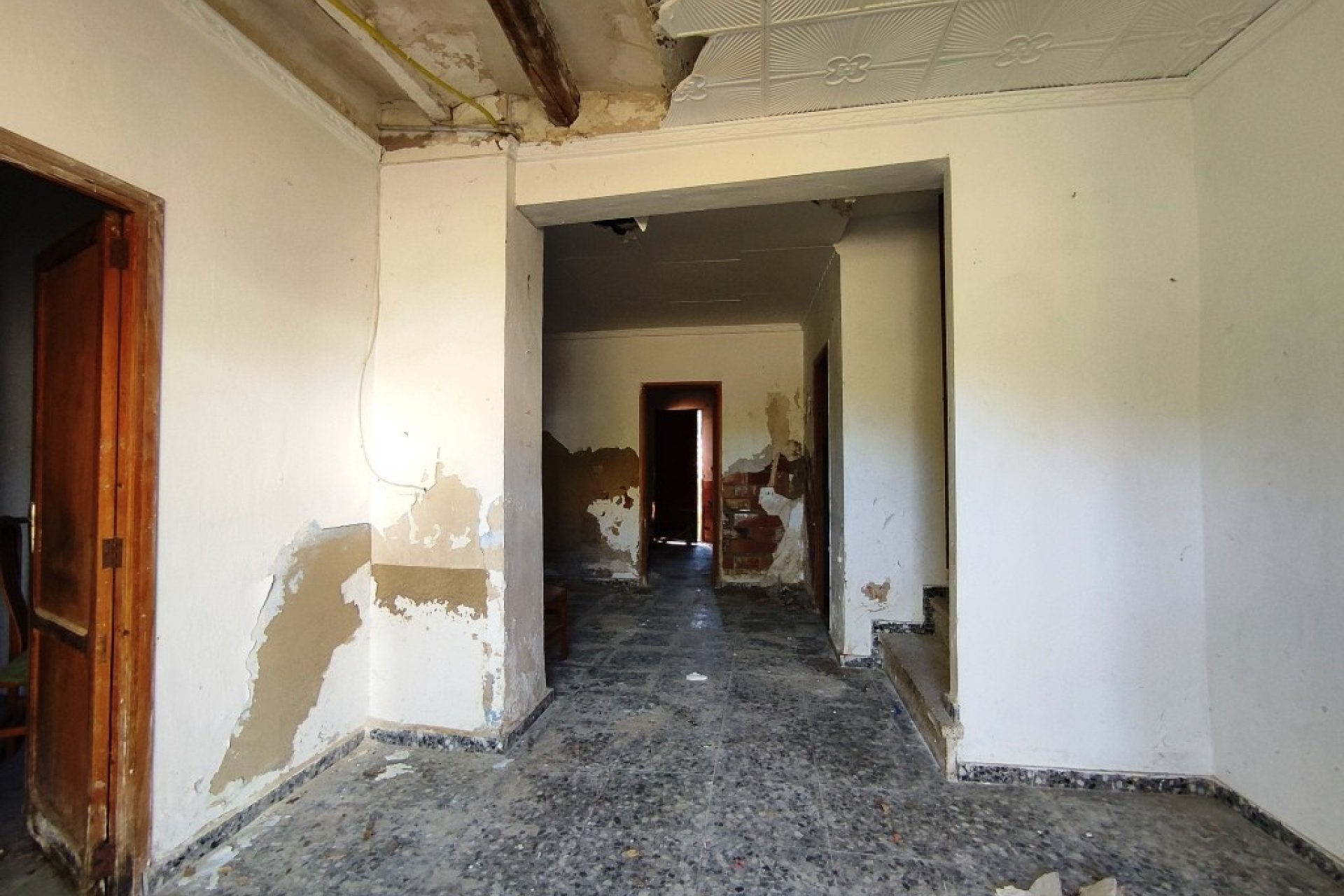 Resale - Townhouse / Duplex / Corner - Planes