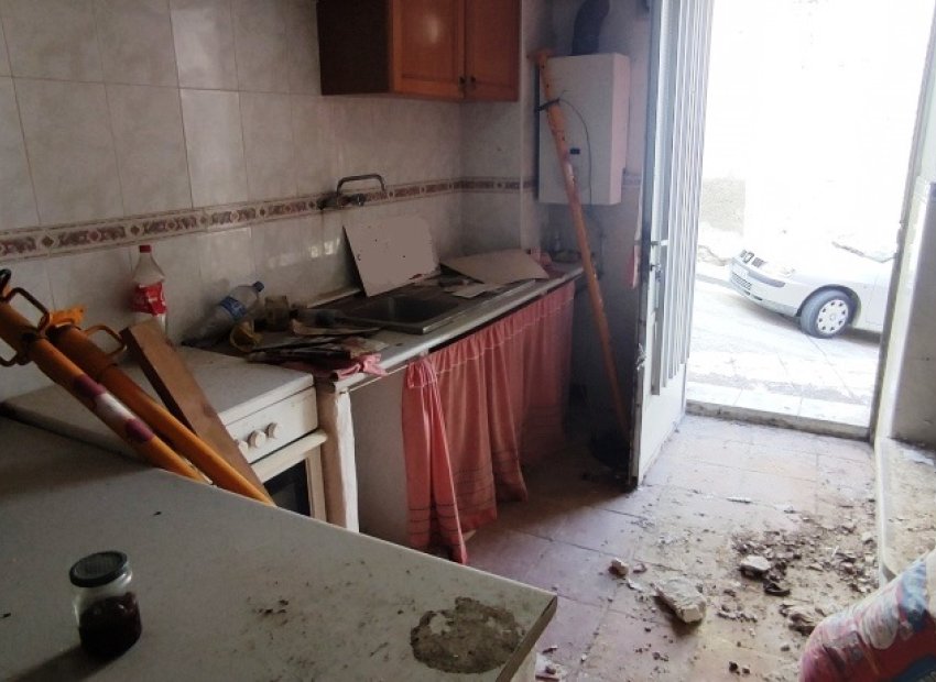 Resale - Townhouse / Duplex / Corner - Planes