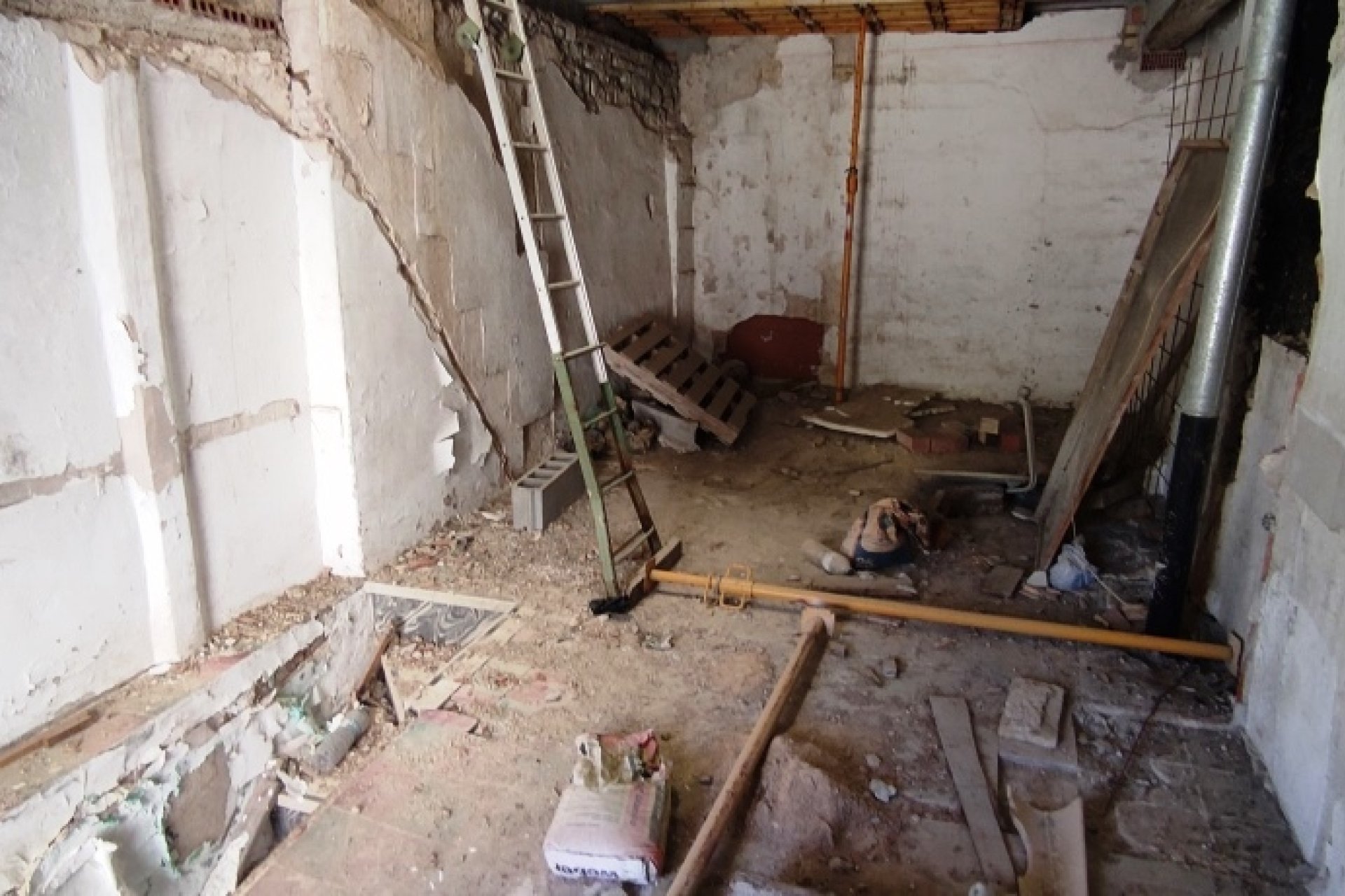 Resale - Townhouse / Duplex / Corner - Planes