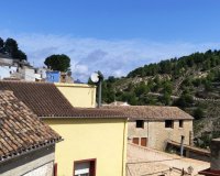 Resale - Townhouse / Duplex / Corner - Planes