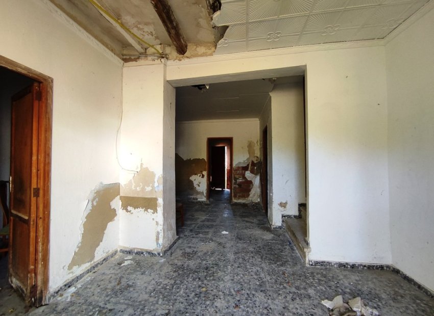 Resale - Townhouse / Duplex / Corner - Planes