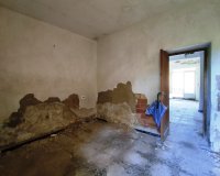 Resale - Townhouse / Duplex / Corner - Planes